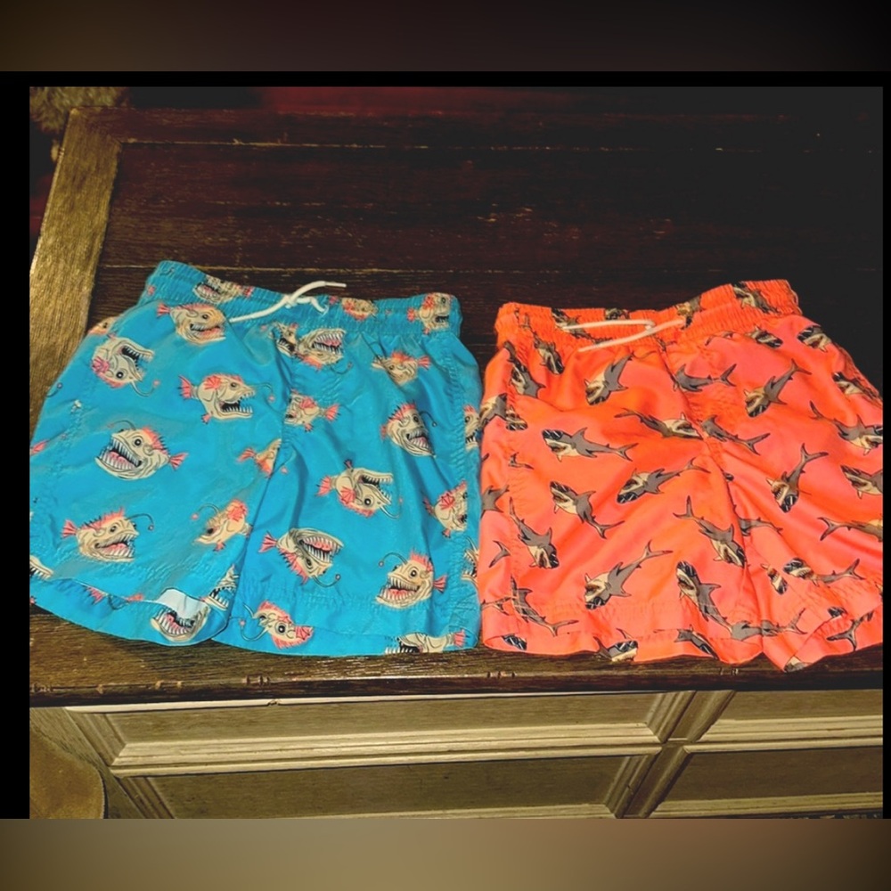 2 boys Neon bathing swim suit trunks shorts shark Piraña M/8 summer - Picture 2 of 6